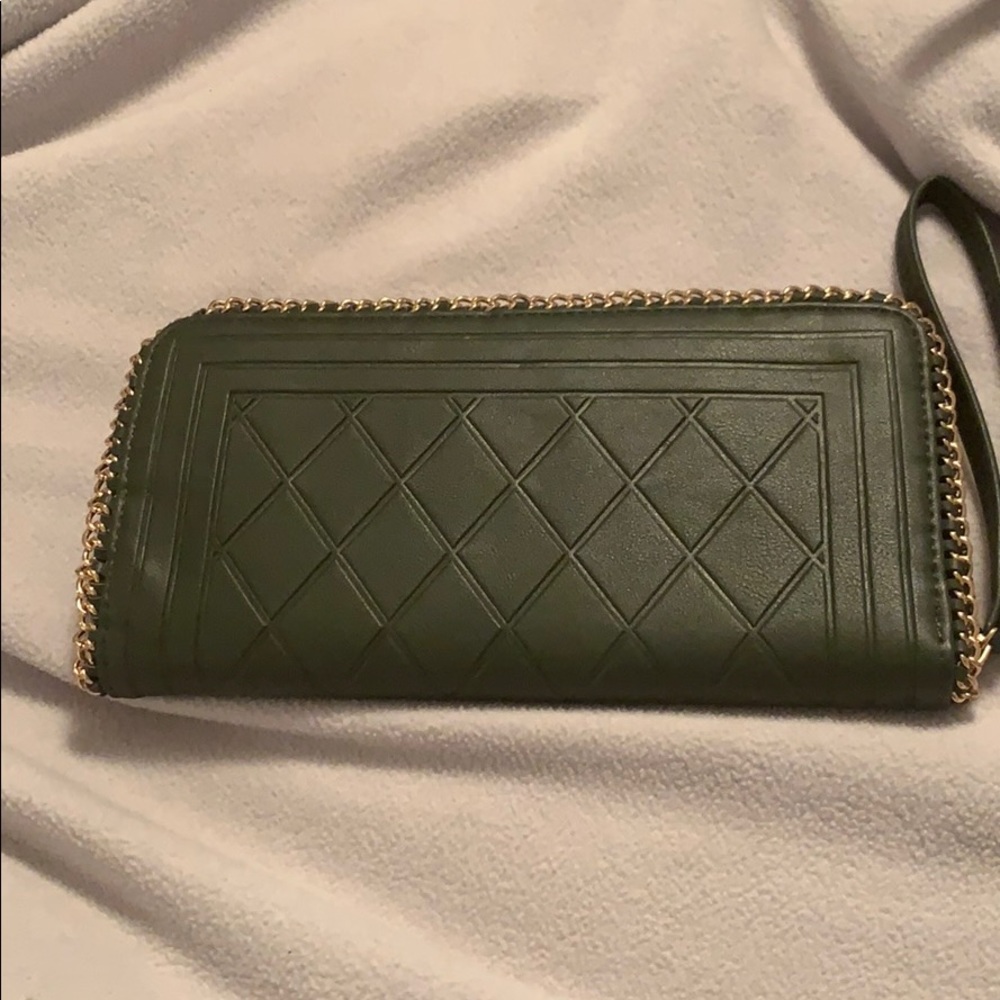 Green Wristlet